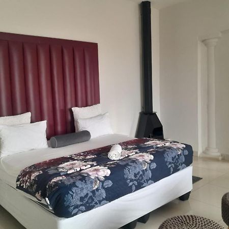Dineo'S Lodge And Spa Burgersfort Exterior photo
