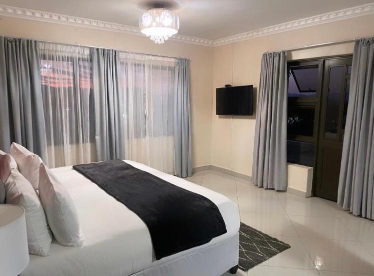 Dineo'S Lodge And Spa Burgersfort Exterior photo
